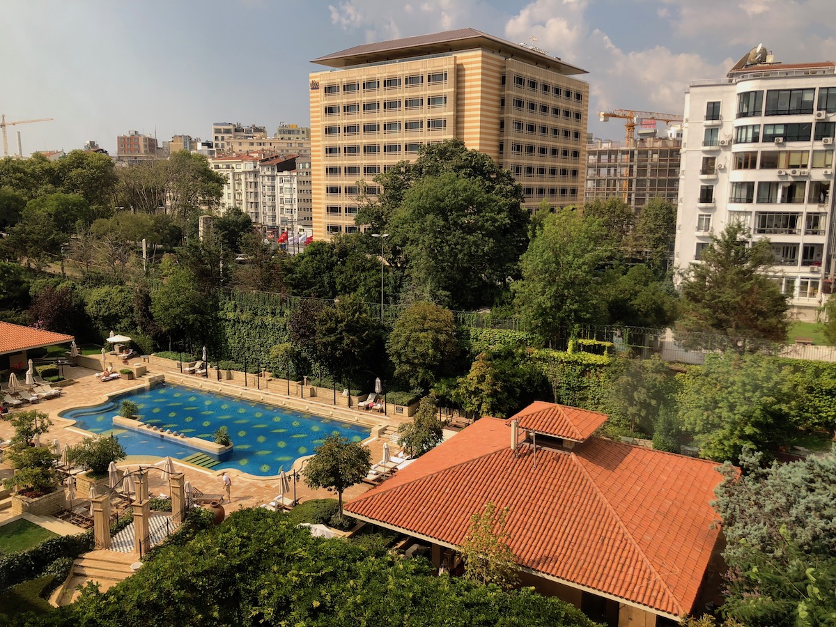 Grand Hyatt Istanbul pool