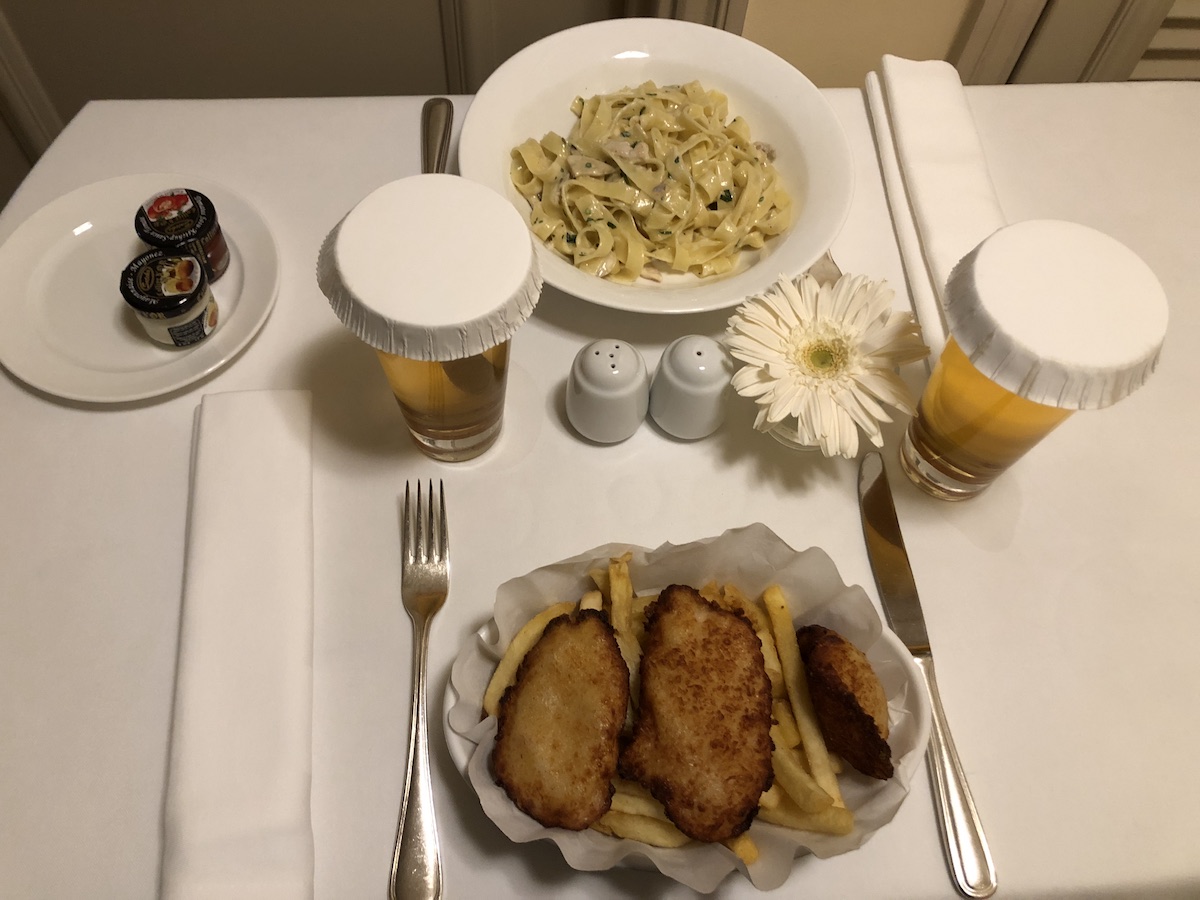 Grand Hyatt Istanbul room service: Fettuccine alfredo and chicken nuggets