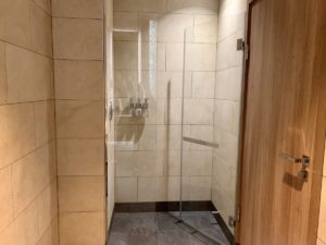 Etihad business class lounge shower