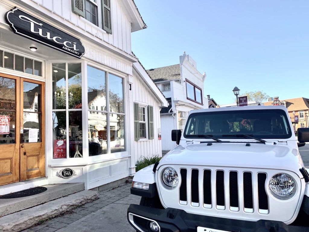 Lorelai's car outside Luke's Diner